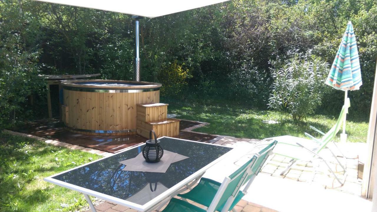 Spa Cabanon De Charme - Le Garagai Meyreuil Eksteriør bilde