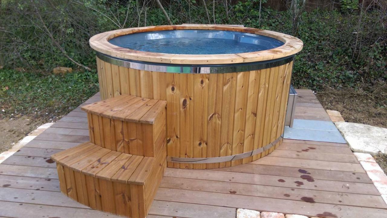 Spa Cabanon De Charme - Le Garagai Meyreuil Eksteriør bilde