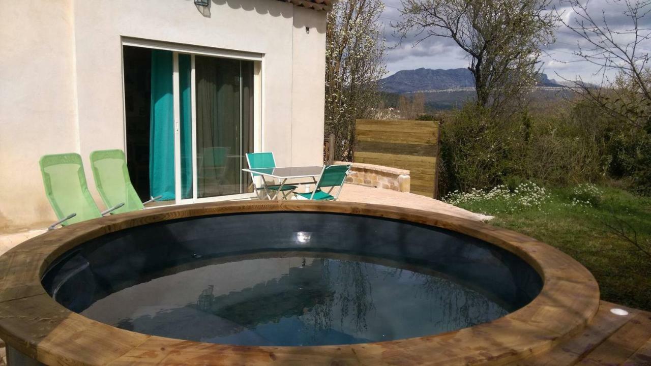 Spa Cabanon De Charme - Le Garagai Meyreuil Eksteriør bilde